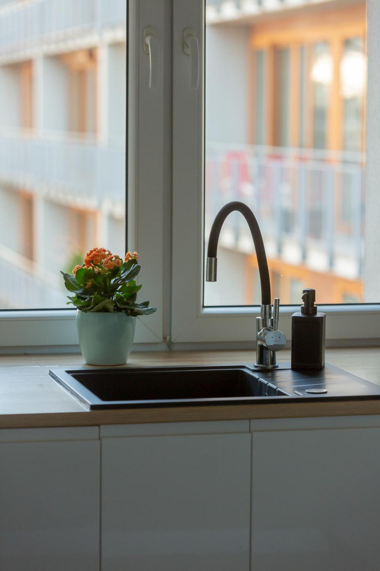 Central Apartment Emilii Plater By Noclegi Renters Warsaw Exterior photo